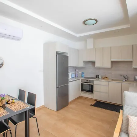 Panayia Sea View Apts Апартаменти *