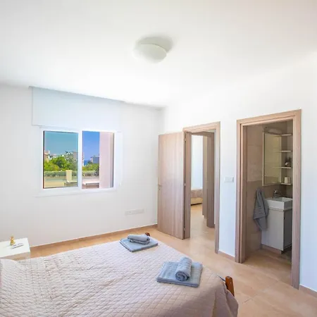 Апартаменти Panayia Sea View Apts *